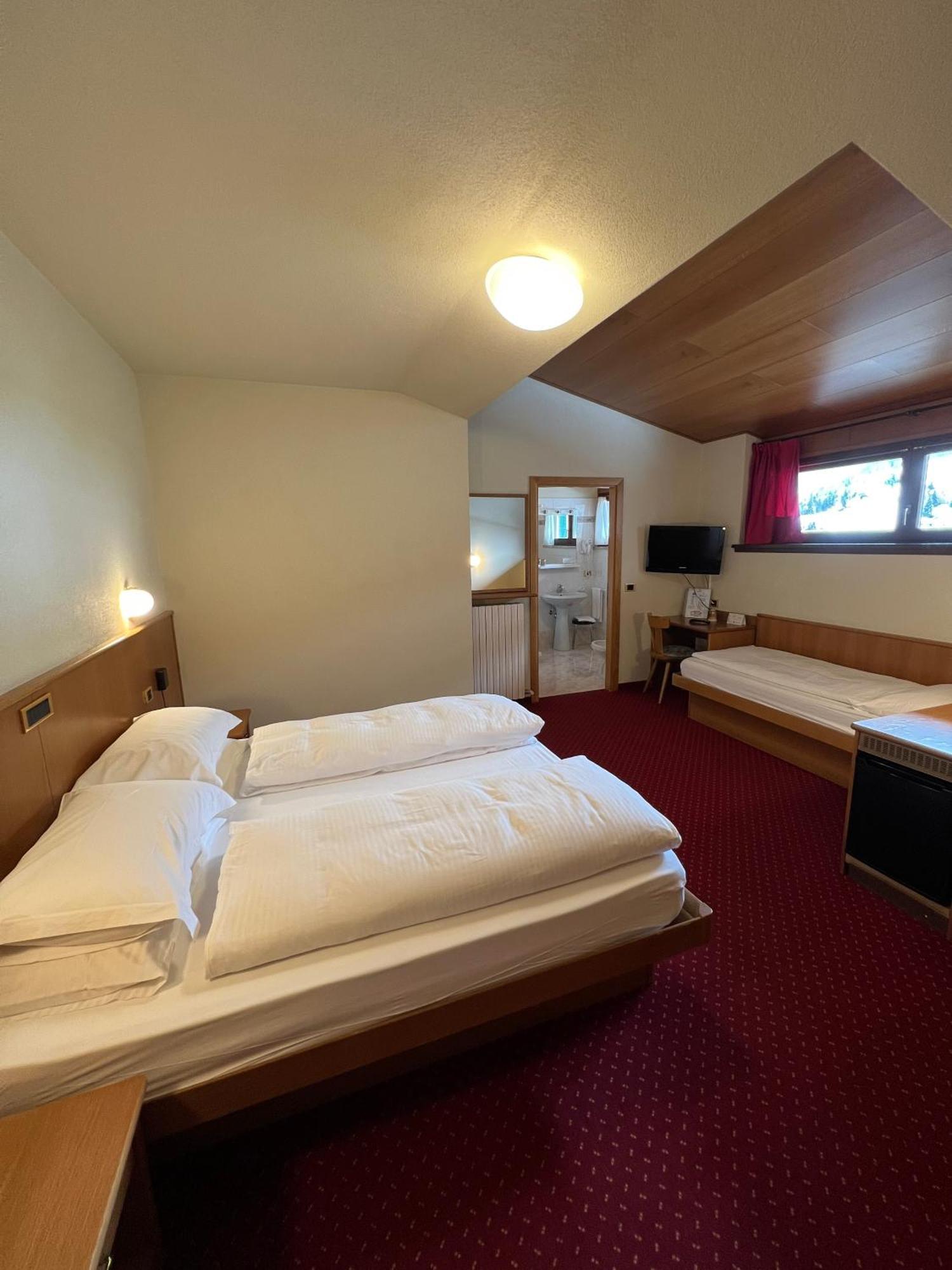 Hotel Miravalle Isolaccia Eksteriør bilde