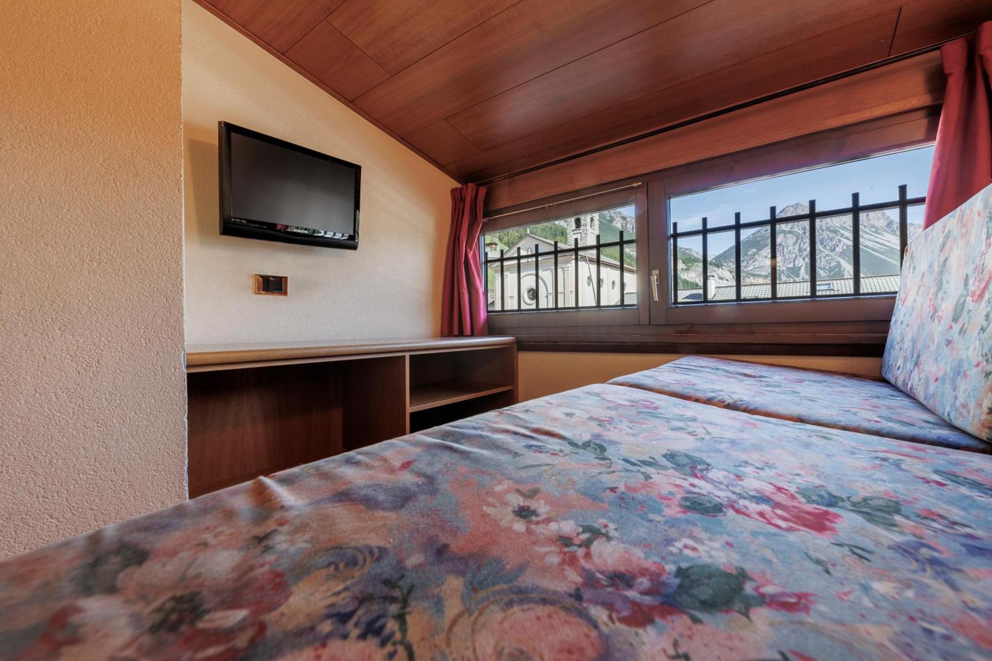 Hotel Miravalle Isolaccia Eksteriør bilde