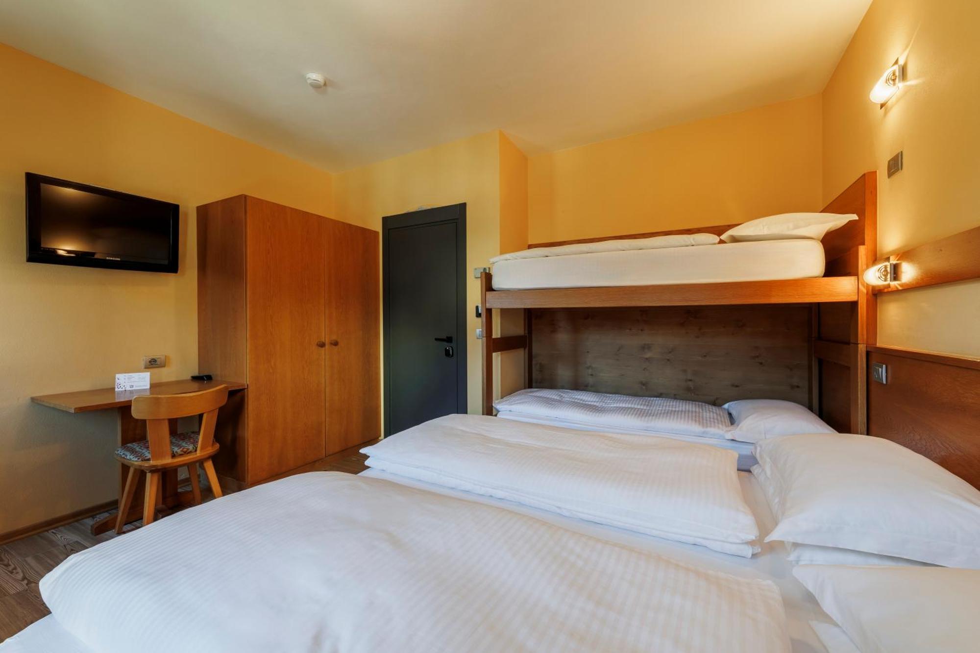 Hotel Miravalle Isolaccia Eksteriør bilde